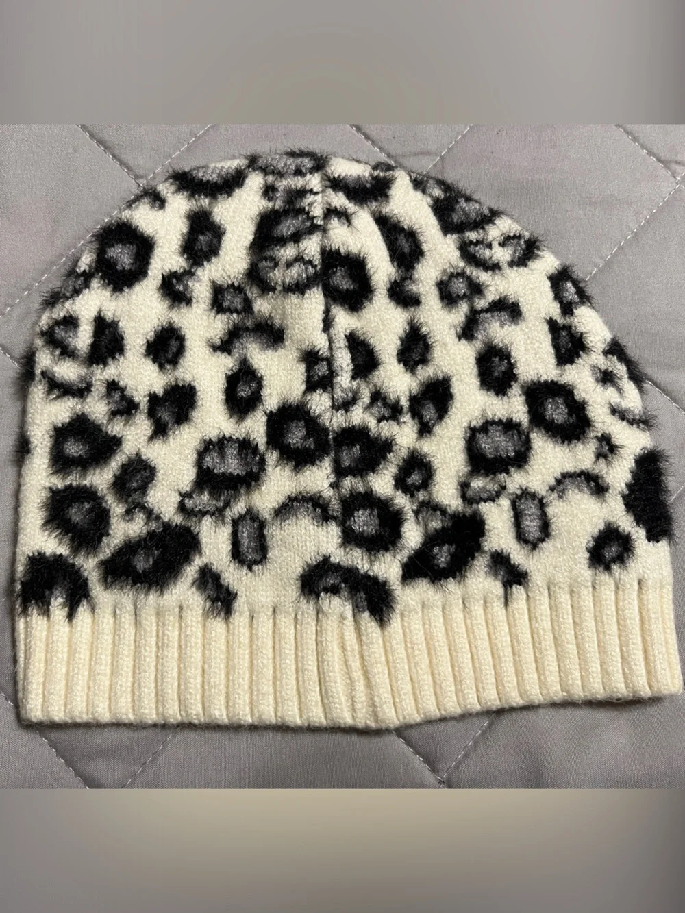 Women’s Leopard Print Pom-Free Beanie - Cream and Black